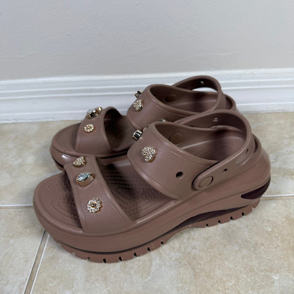Crocs Mega Crush Sandal Womens 6 Brown Platform Rhinestone Heart Jibbitz 207989 - Picture 4 of 8